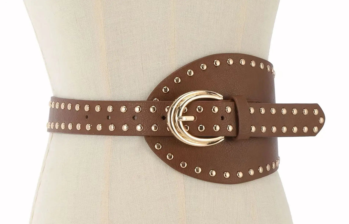 Cinturón boho con tachas y hebilla ovalada