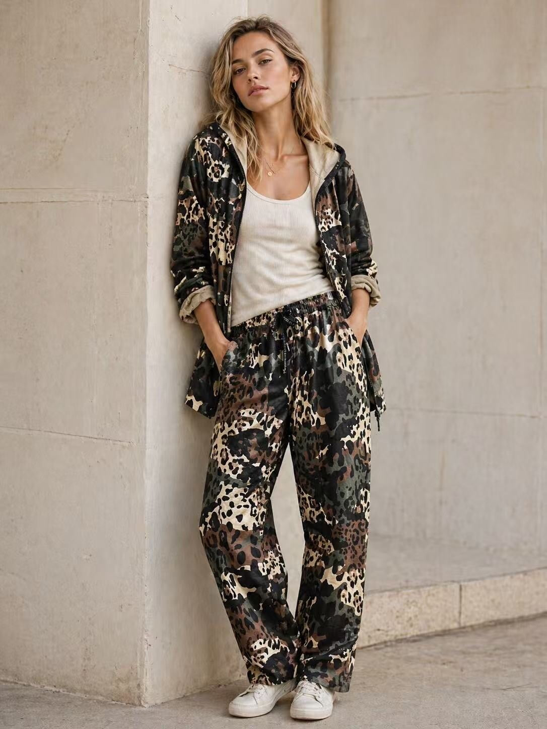Pantalón recto de camuflaje para mujer | Miró Boho Chic